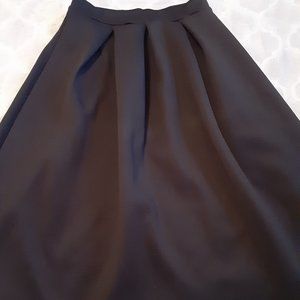 Boohoo Midi black skirt size small